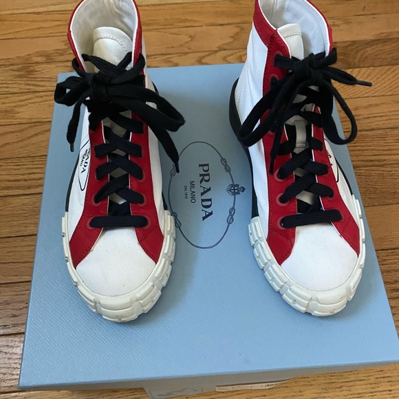 Like new - Prada high top sneakers - Picture 2 of 4